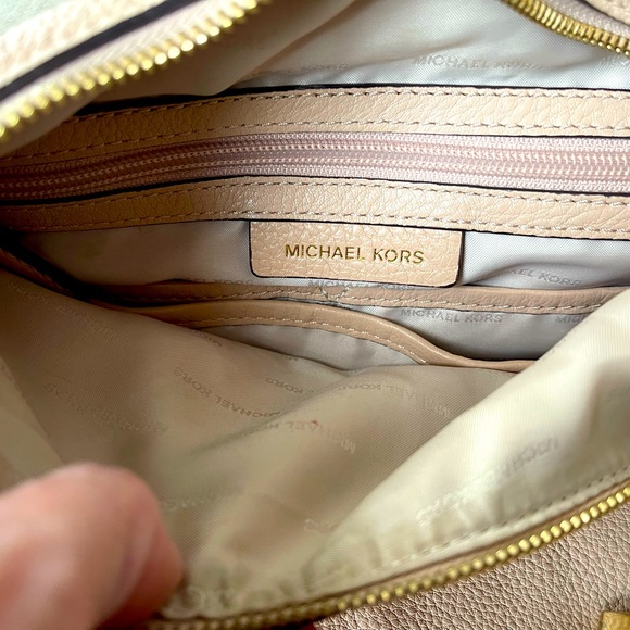 Michael Kors Hobo Bag in Light Tan - Picture 11 of 16